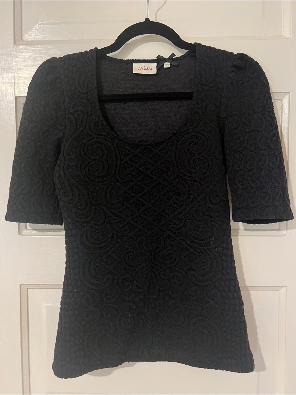 Deletta Black Short Sleeve Textured Scoop Neck Top
